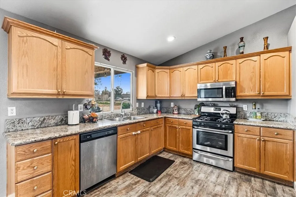 19251 Vine Street, Hesperia, California 92345 home-pic-13