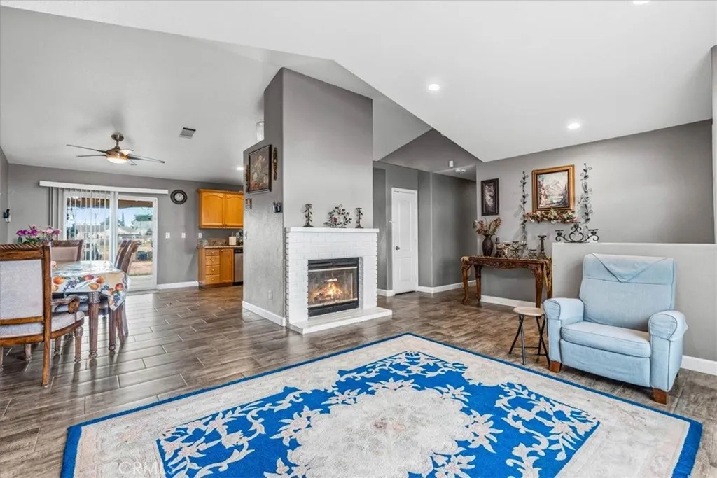 19251 Vine Street, Hesperia, California 92345 home-pic-9