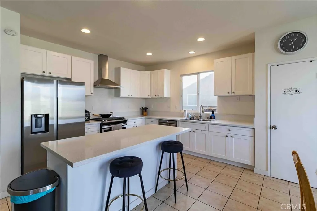 14761 Coachman, Victorville, California 92394 home-pic-21