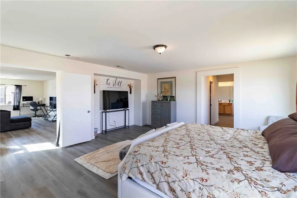 14761 Coachman, Victorville, California 92394 home-pic-34