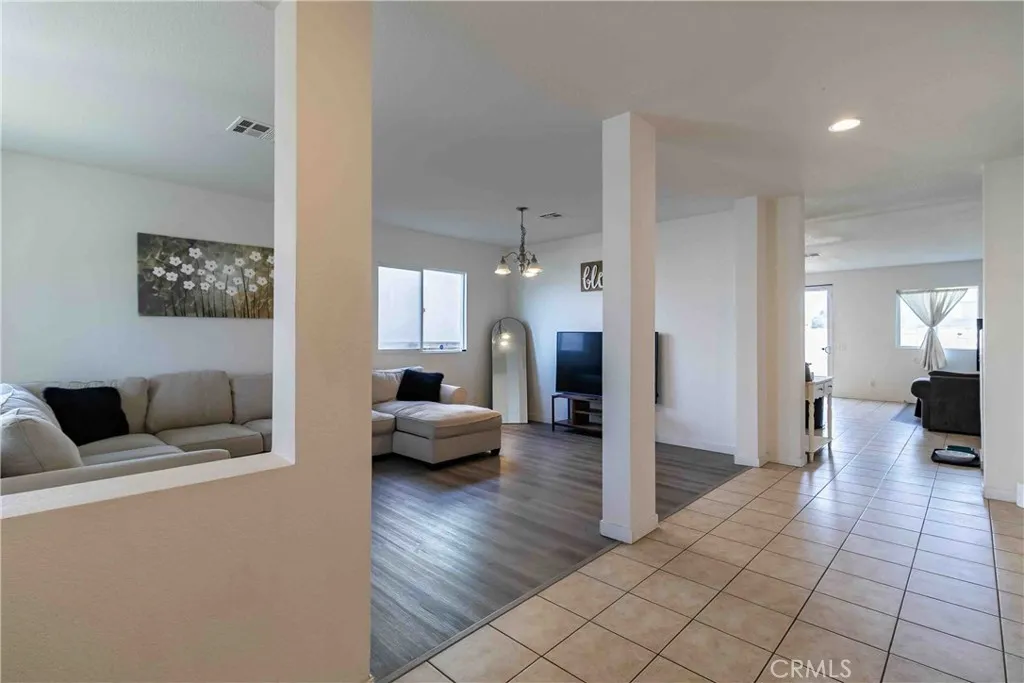 14761 Coachman, Victorville, California 92394 home-pic-8
