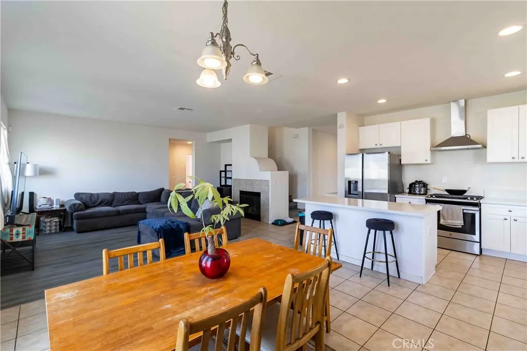 14761 Coachman, Victorville, California 92394 home-pic-23