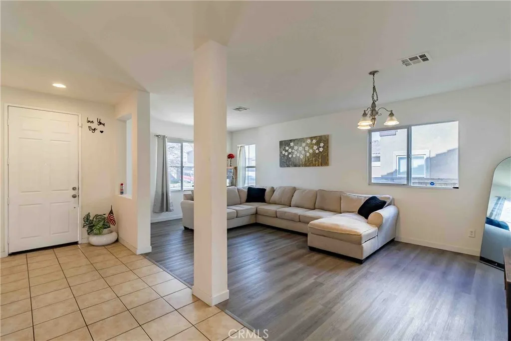 14761 Coachman, Victorville, California 92394 home-pic-11