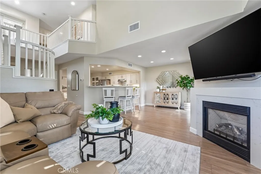 7700 E Viewrim, Anaheim Hills, California 92808 home-pic-14