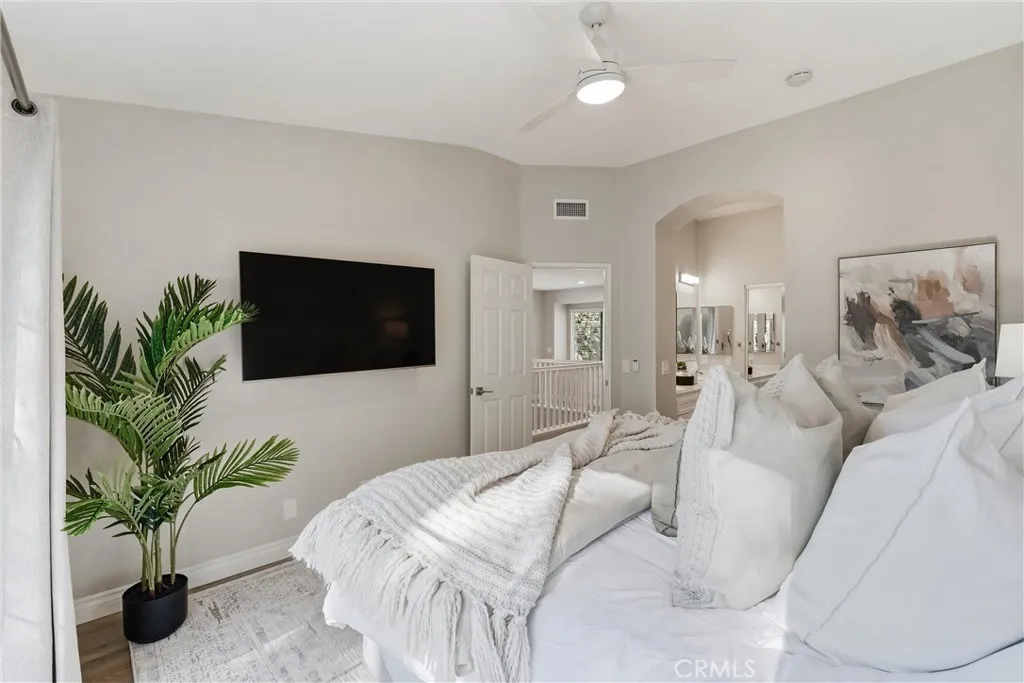 7700 E Viewrim, Anaheim Hills, California 92808 home-pic-36