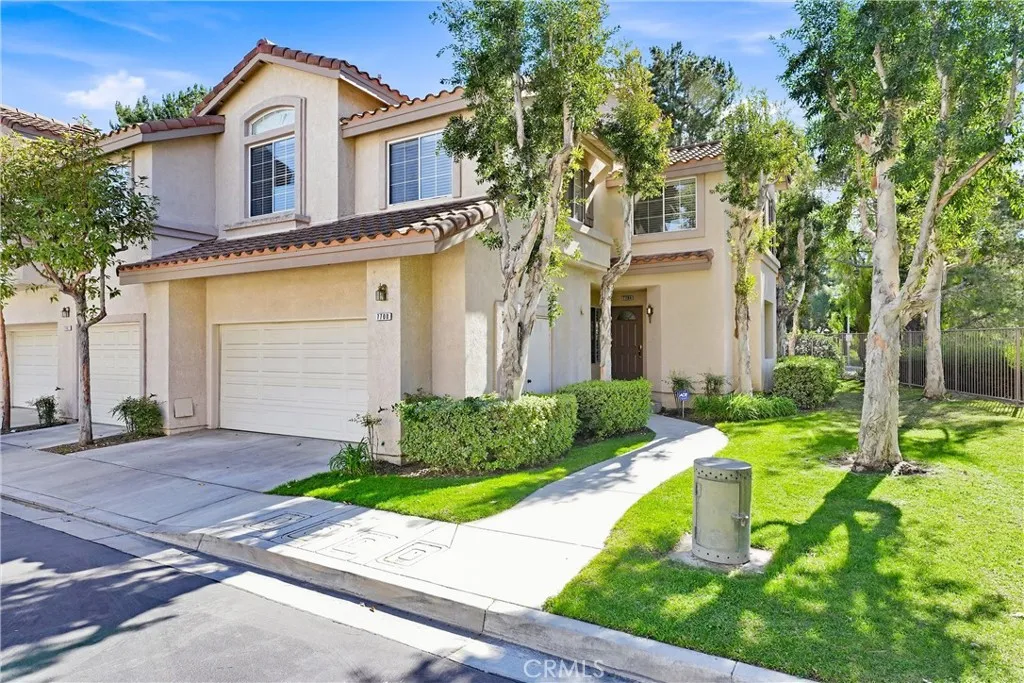 7700 E Viewrim, Anaheim Hills, California 92808 home-pic-1