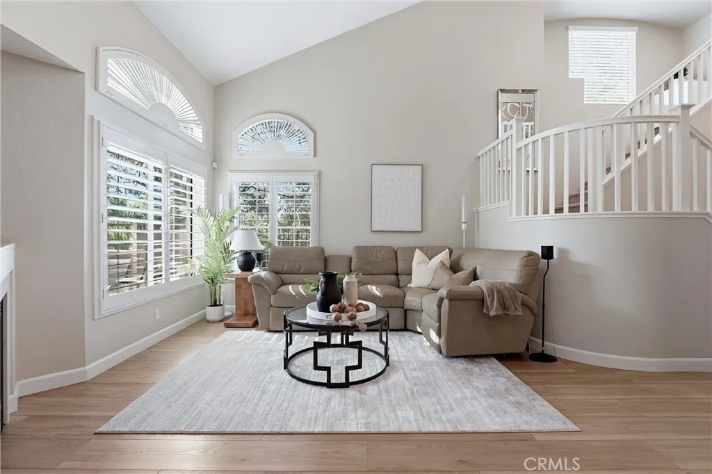 7700 E Viewrim, Anaheim Hills, California 92808 home-pic-18