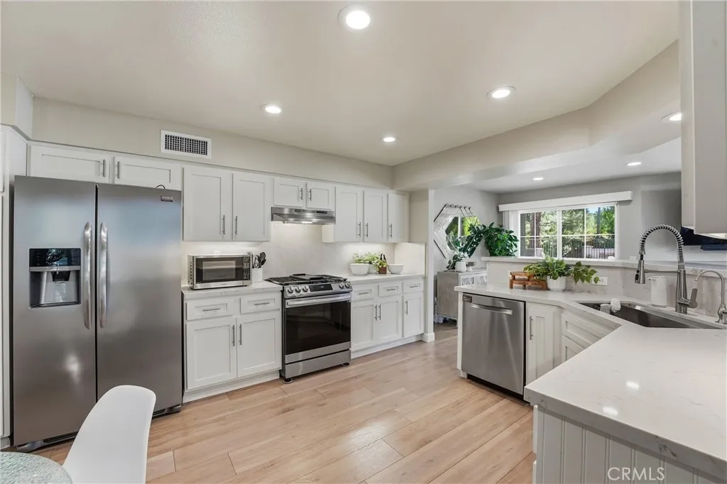 7700 E Viewrim, Anaheim Hills, California 92808 home-pic-25