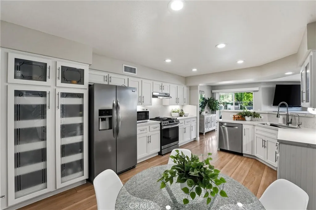 7700 E Viewrim, Anaheim Hills, California 92808 home-pic-26