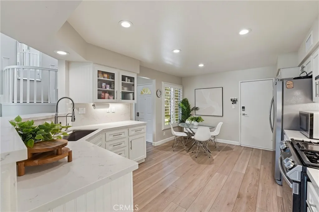 7700 E Viewrim, Anaheim Hills, California 92808 home-pic-22