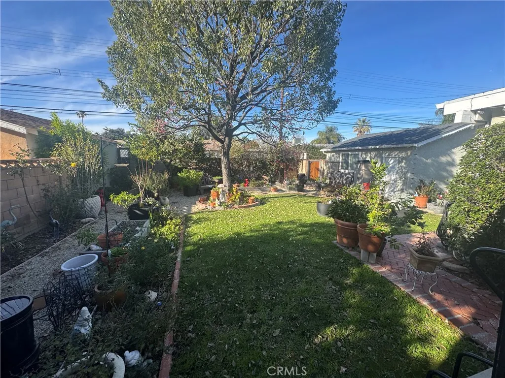 23337 Vanowen, West Hills, California 91307 home-pic-5