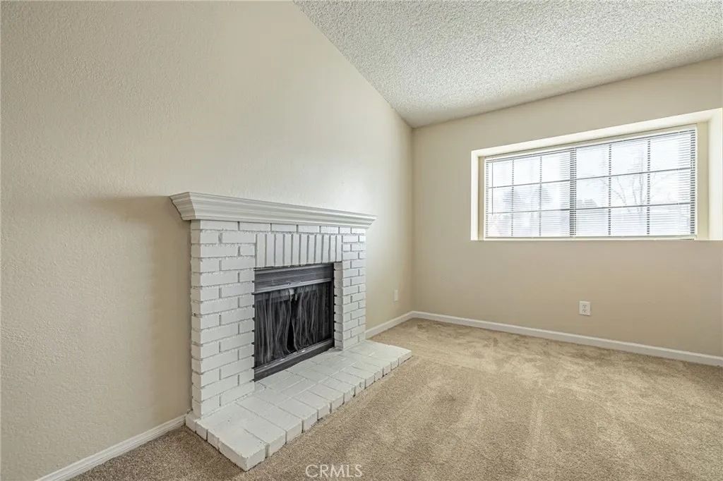 1129 Lightcap, Lancaster, California 93535 home-pic-10