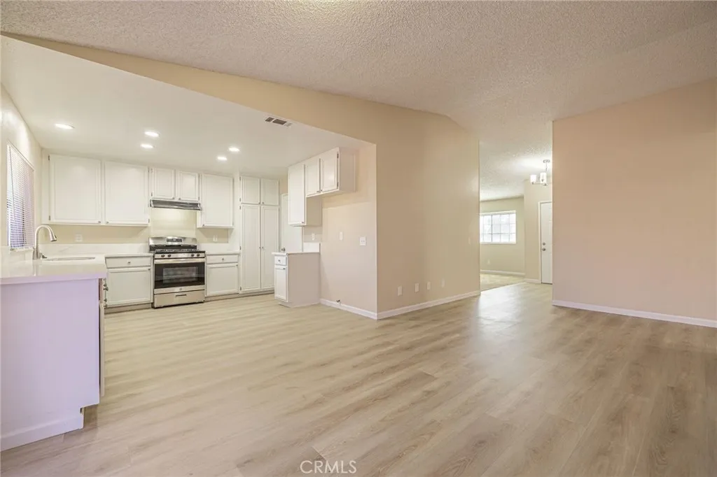 1129 Lightcap, Lancaster, California 93535 home-pic-16
