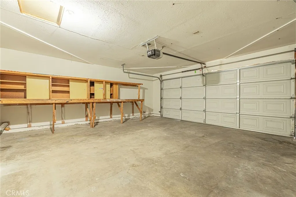 1129 Lightcap, Lancaster, California 93535 home-pic-34