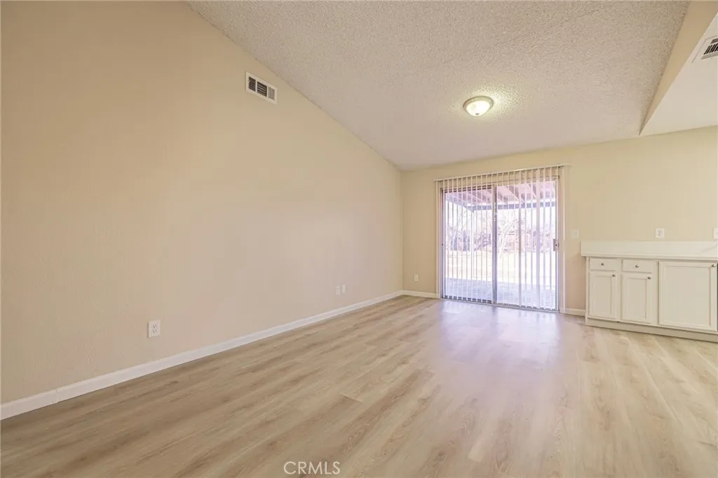 1129 Lightcap, Lancaster, California 93535 home-pic-17