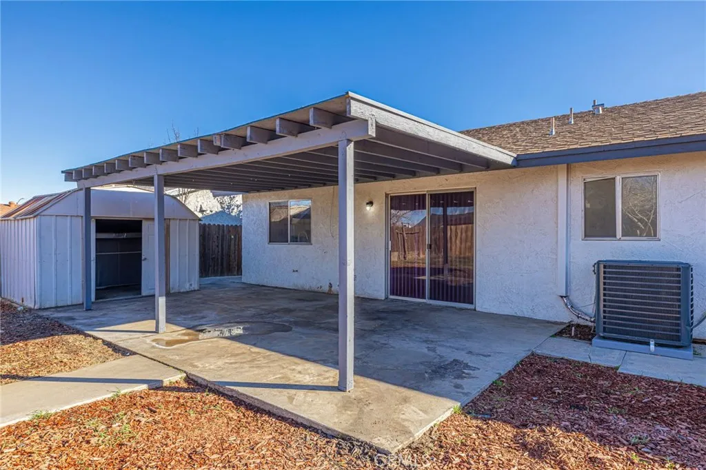 1129 Lightcap, Lancaster, California 93535 home-pic-32