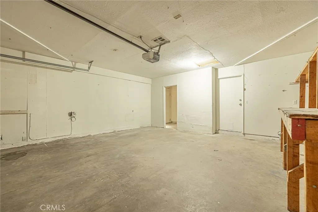 1129 Lightcap, Lancaster, California 93535 home-pic-35