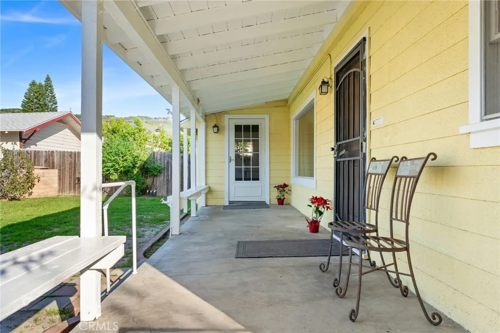 318 Bard, Fillmore, California 93015 home-pic-4