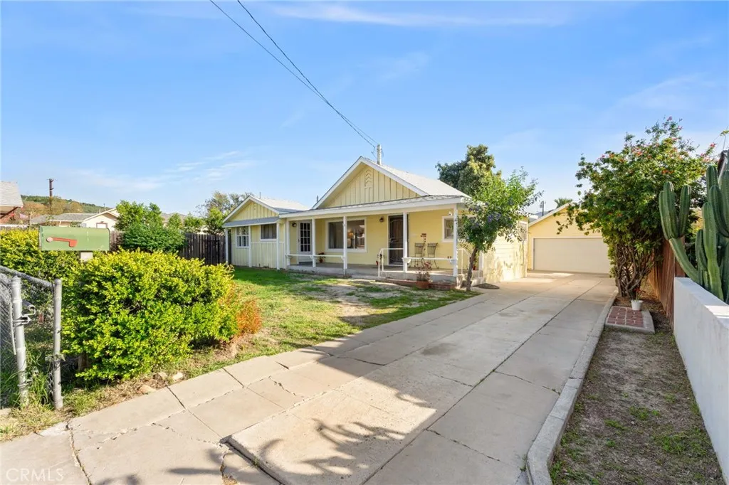 318 Bard, Fillmore, California 93015 home-pic-1