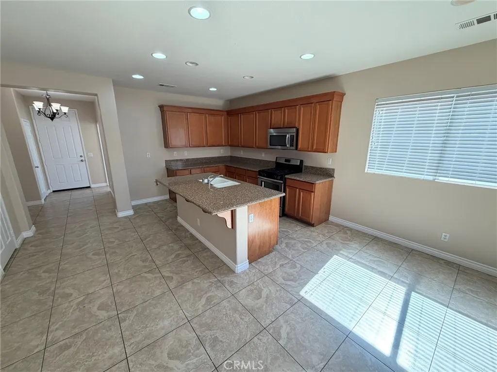 12810 Ethan, Victorville, California 92392 home-pic-5