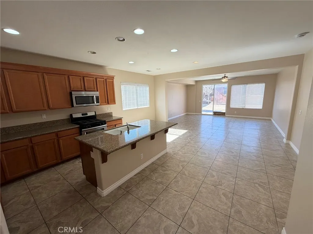 12810 Ethan, Victorville, California 92392 home-pic-3