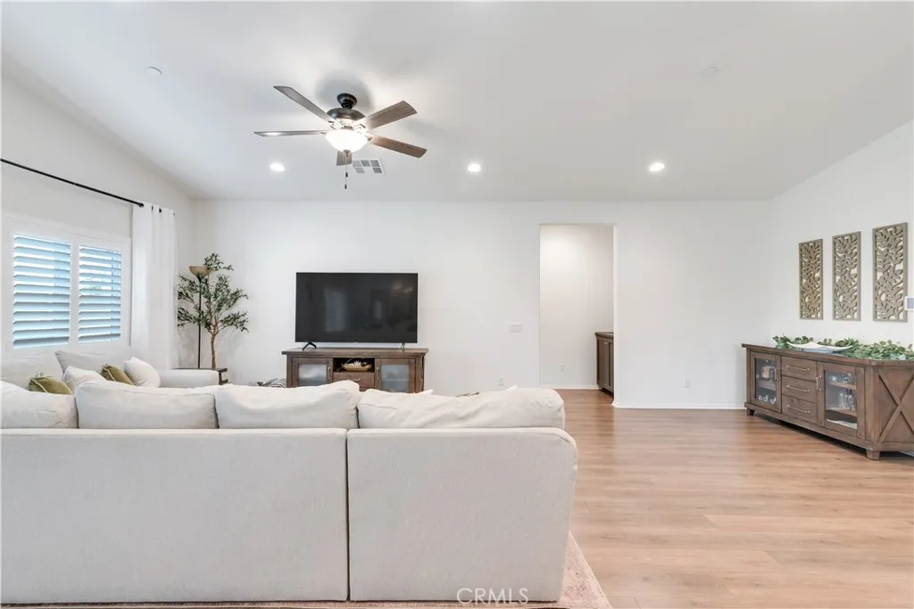 29710 Western Front, Menifee, California 92584 home-pic-12