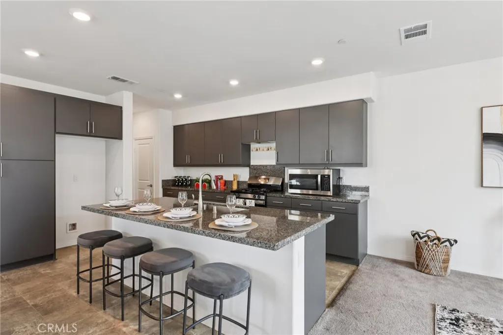 15280 Horizon 2, Fontana, California 92336 home-pic-13