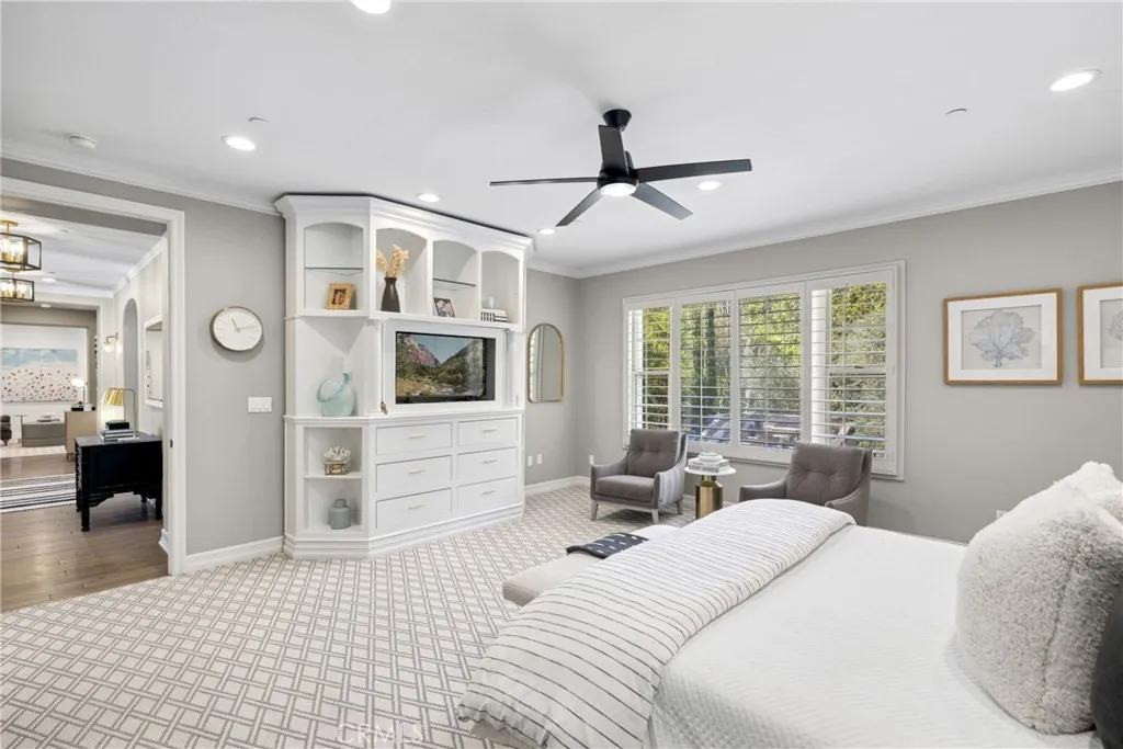 10885 Silverado, Tustin, California 92782 home-pic-28