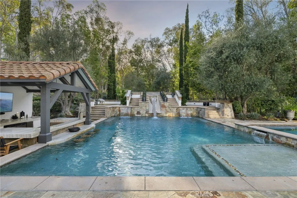10885 Silverado, Tustin, California 92782 home-pic-12