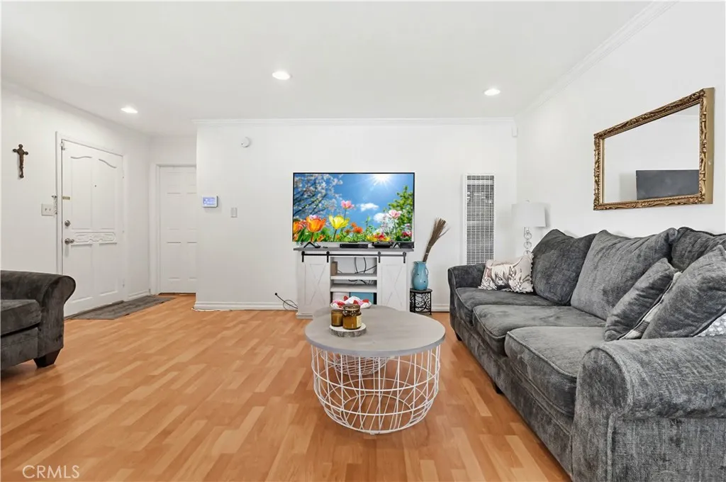 5913 Castana, Lakewood, California 90712 home-pic-13