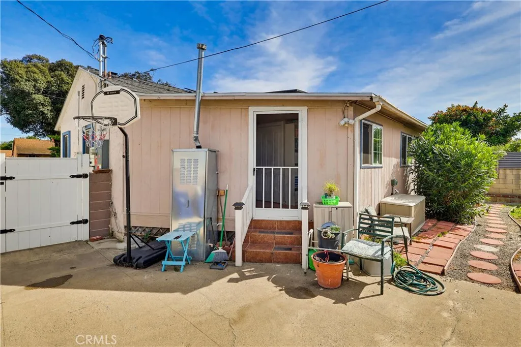 5913 Castana, Lakewood, California 90712 home-pic-36