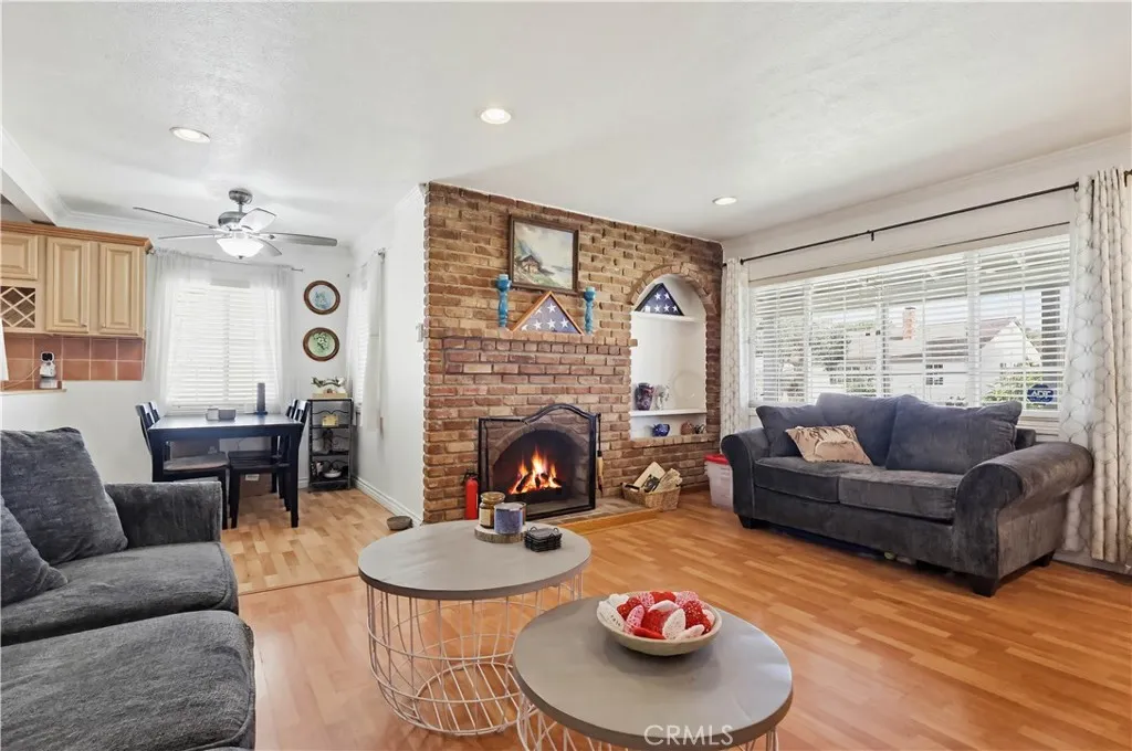 5913 Castana, Lakewood, California 90712 home-pic-11