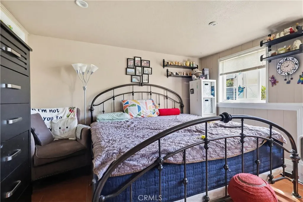 5913 Castana, Lakewood, California 90712 home-pic-34