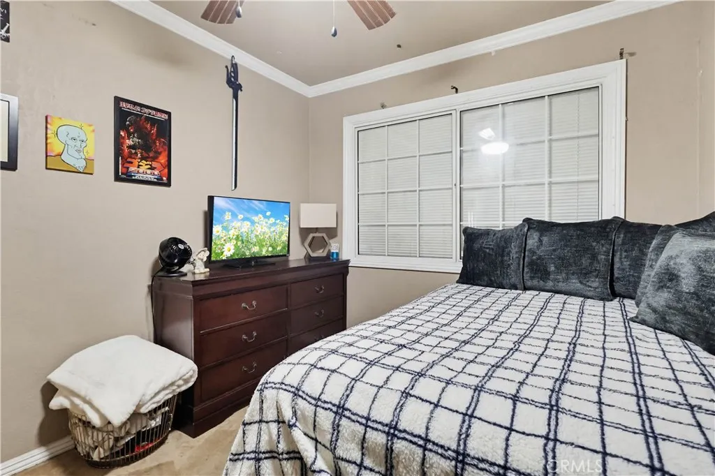 5913 Castana, Lakewood, California 90712 home-pic-25