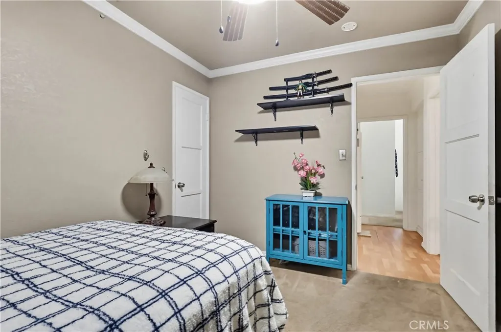 5913 Castana, Lakewood, California 90712 home-pic-26