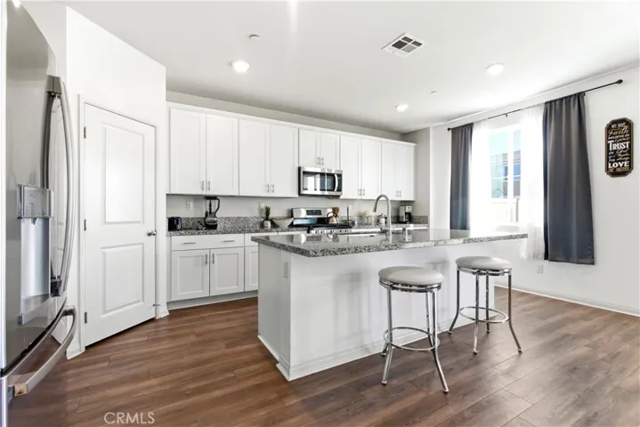 15594 Raptor, Moreno Valley, California 92551