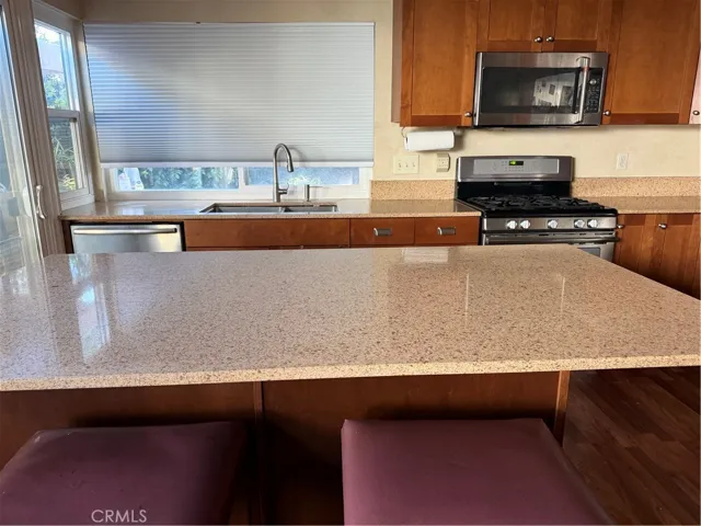 Kitchen Breakfast Bar