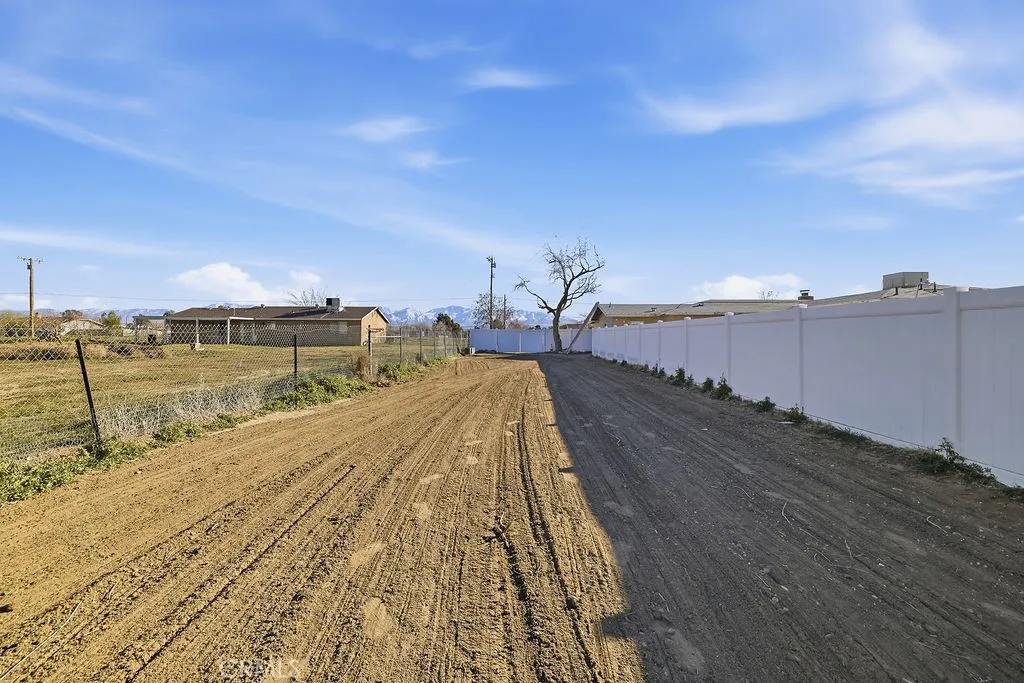 10231 E Avenue R2, Littlerock, California 93543 home-pic-31