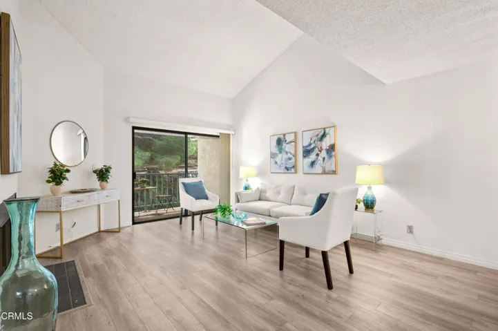 4260 Via Arbolada _330-10