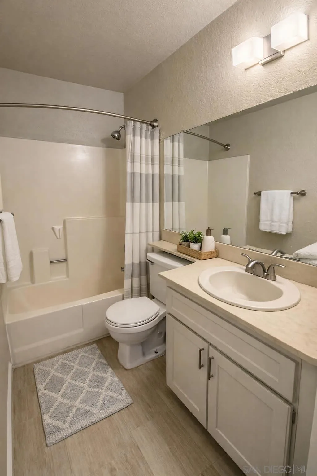 646 Sage Way, San Diego, California 92114 home-pic-42