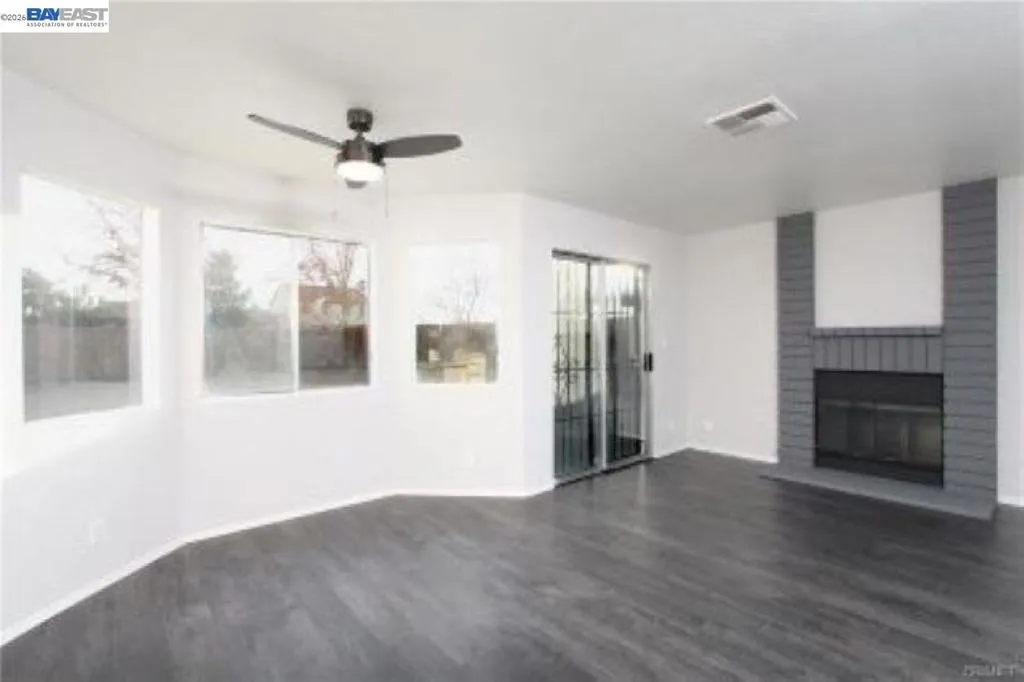 2310 2310 Lightcap St, Lancaster, California 93535 home-pic-15
