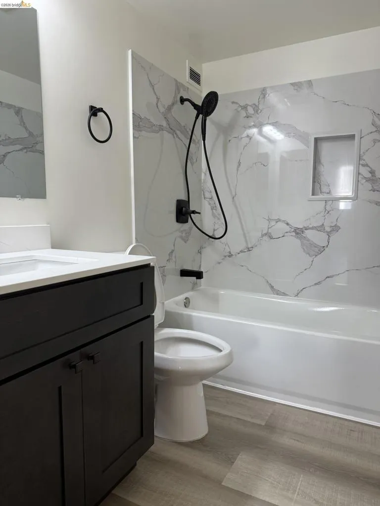 801 801 Franklin St 205, Oakland, California 94607 home-pic-13