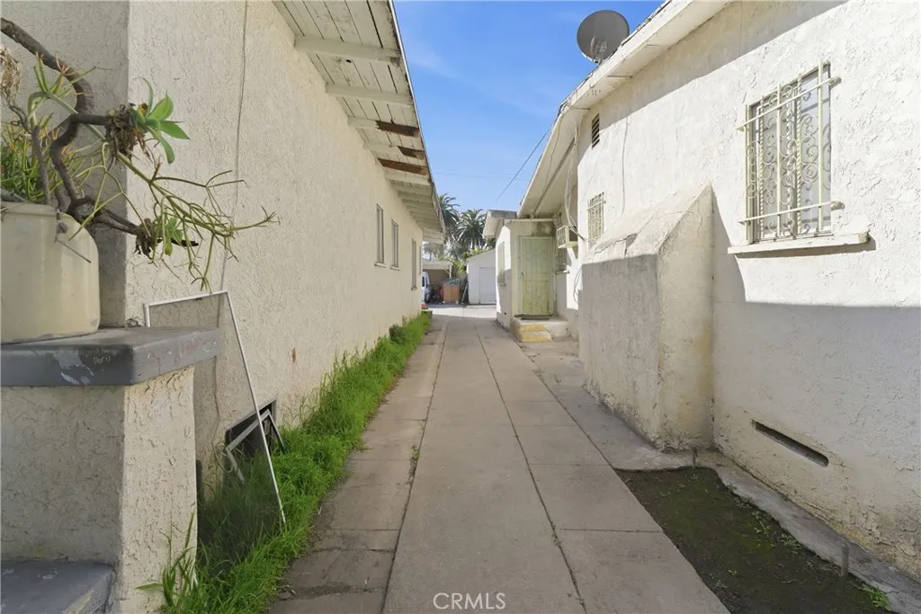 1650 W 38th, Los Angeles, California 90062 home-pic-9