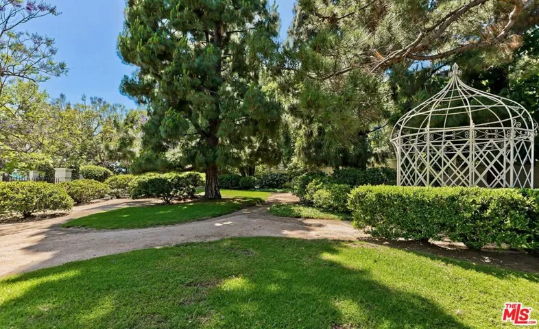 2222 Avenue Of The Stars 1102, Los Angeles, California 90067