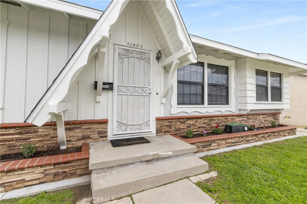 20802 Ely Ave, Lakewood, California 90715 home-pic-2