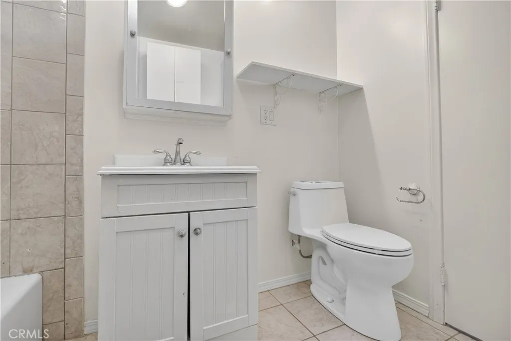 20802 Ely Ave, Lakewood, California 90715 home-pic-14