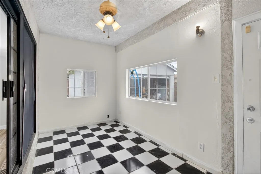 20802 Ely Ave, Lakewood, California 90715 home-pic-20