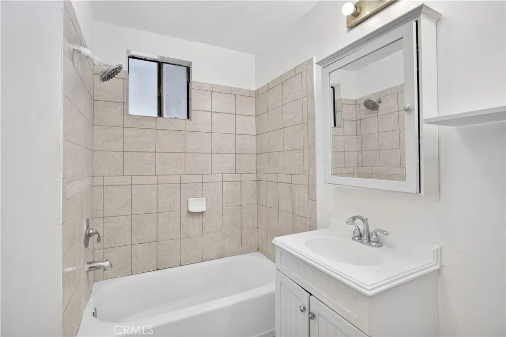 20802 Ely Ave, Lakewood, California 90715 home-pic-13