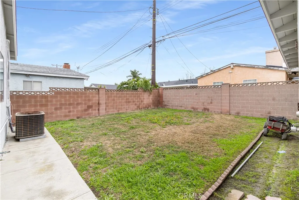 20802 Ely Ave, Lakewood, California 90715 home-pic-24