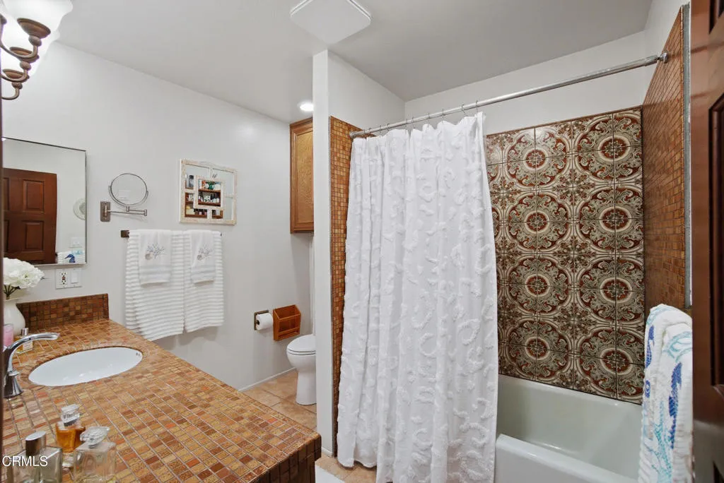 1129 Dover Lane, Ventura, California 93001 home-pic-12